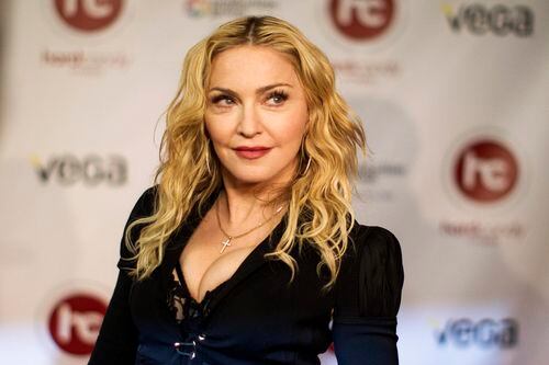 Madonna lanzó el miércoles “Medelín“, un sencillo bilingüe en el que canta que soñó que...
