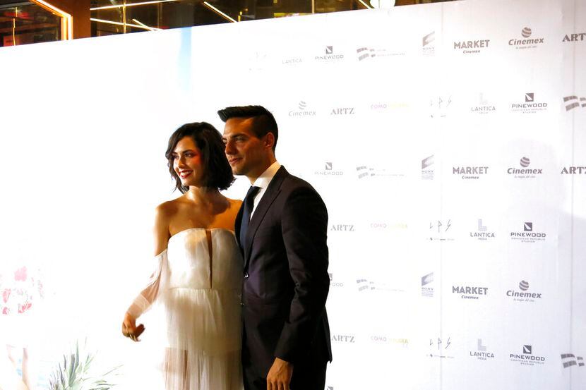 En esta fotografía del 22 de agosto de 2019 los actores mexicanos  Ximena Romo, izquierda, y...