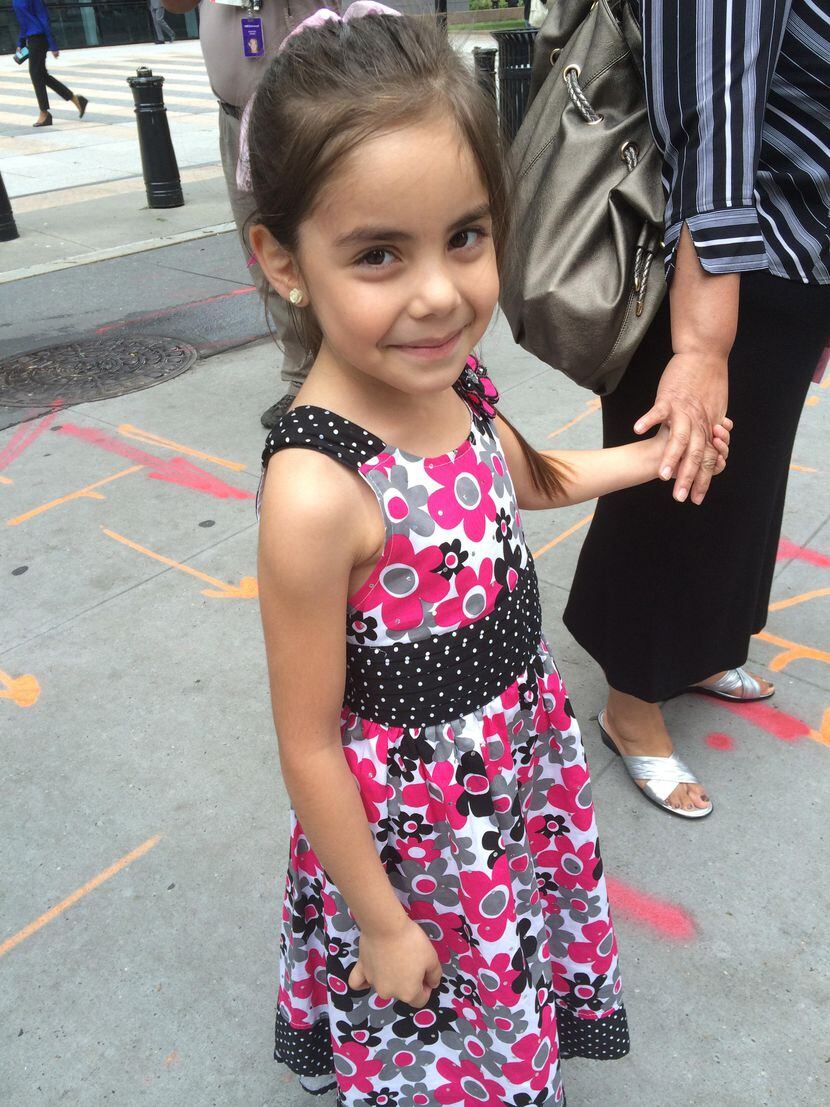 Gabriela López llegó con su hermano Brandon, junto a otros 57,000 niños en 2014. Ahora ICE...