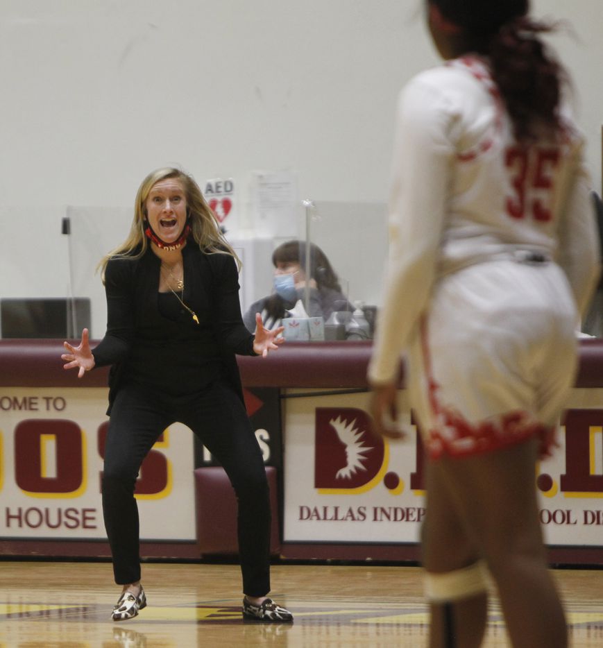 Mesquite Horn head coach Whitney Long emphatically delivers advice to Viencia Jackson (35)...