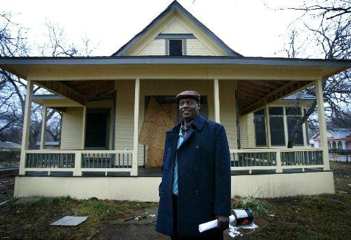 In 2004, the house's then-owner Elijah Lewis had hoped to move his historic house from 2426 Pine St. to East Dallas. Then-council member Leo Chaney and preservationists objected, despite the approval of the Texas Historical Commission.