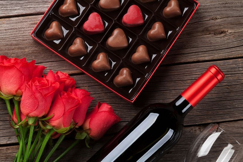 San Valentín: Regalar chocolate y vino, ¿es saludable?