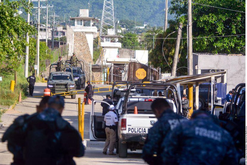 Fuerzas de seguridad fueron movilizadas al penal de Acapulco donde se reportó un incidente,...