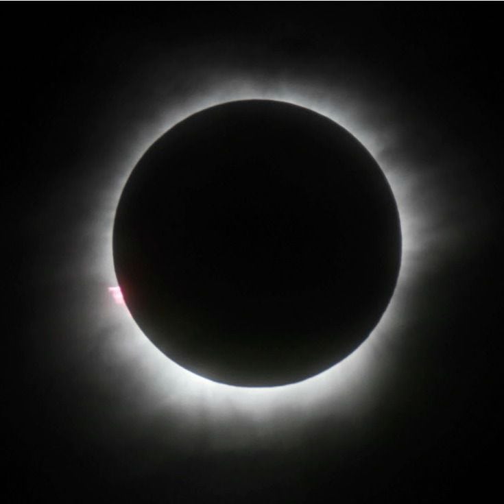 2016 photograph shows a total solar eclipse.