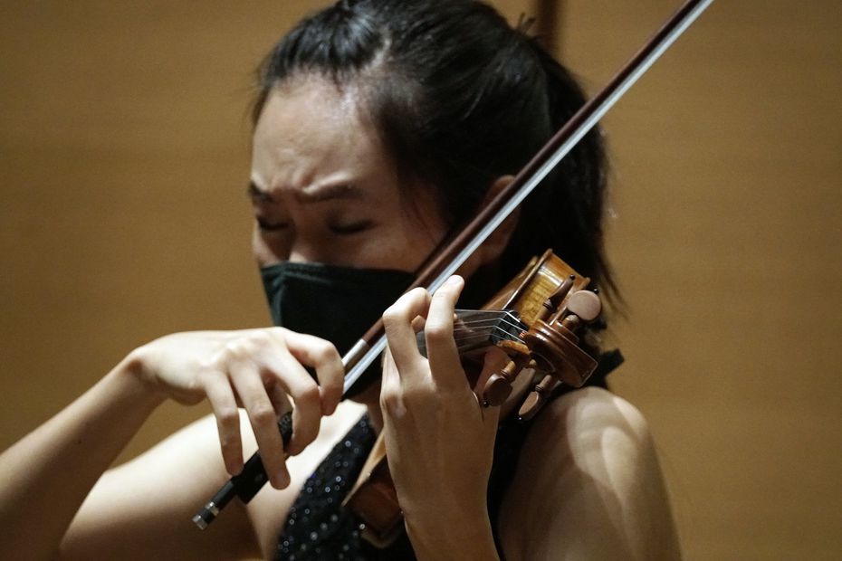Violinist Danbi Um performs in Erich Korngold's 'Much Ado About Nothing' Suite, for violin and piano, during the Chamber Music Society of Fort Worth’s concert at the Modern Art Museum of Fort Worth on Sept. 11.