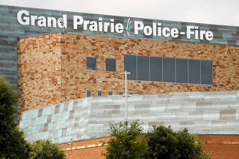 Servicios Animales de Grand Prairie advirtió sobre la presencia de una cobra blanquinegra...