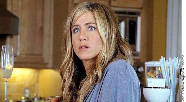 La actriz Jennifer Aniston reiteró que una mujer no necesita llevar una vida convencional...