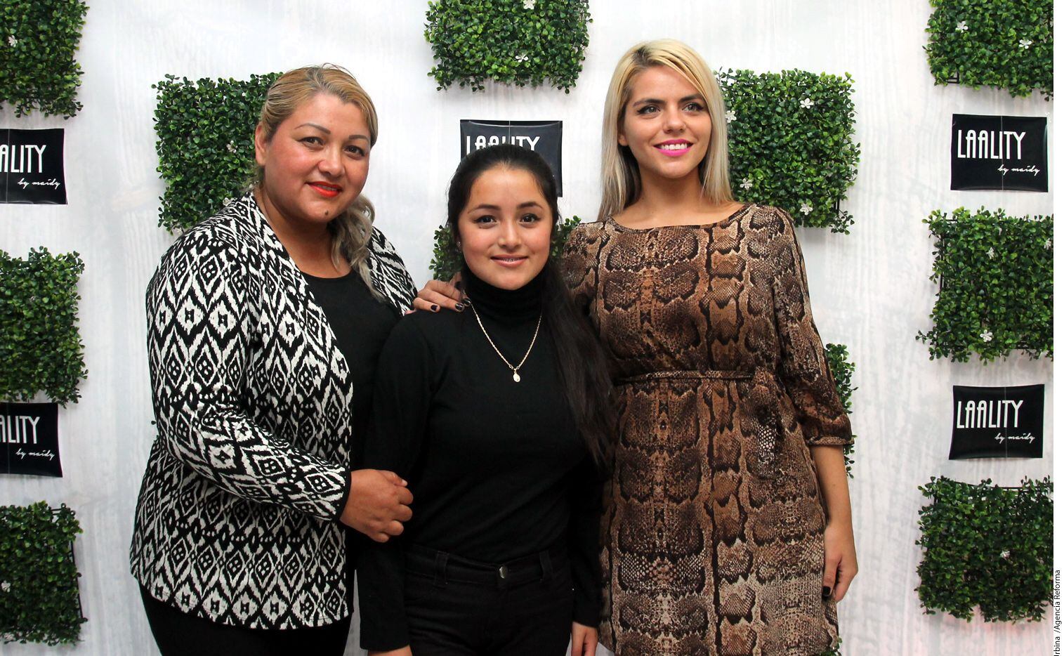 XV de Rubí: Regalan vestido a mamá de la famosa quinceañera en Monterrey