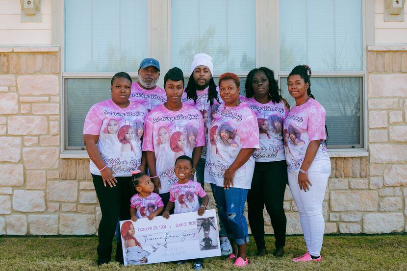 Timeria Jones' family is shown outside of her parents' home on Dec. 6, 2020.
