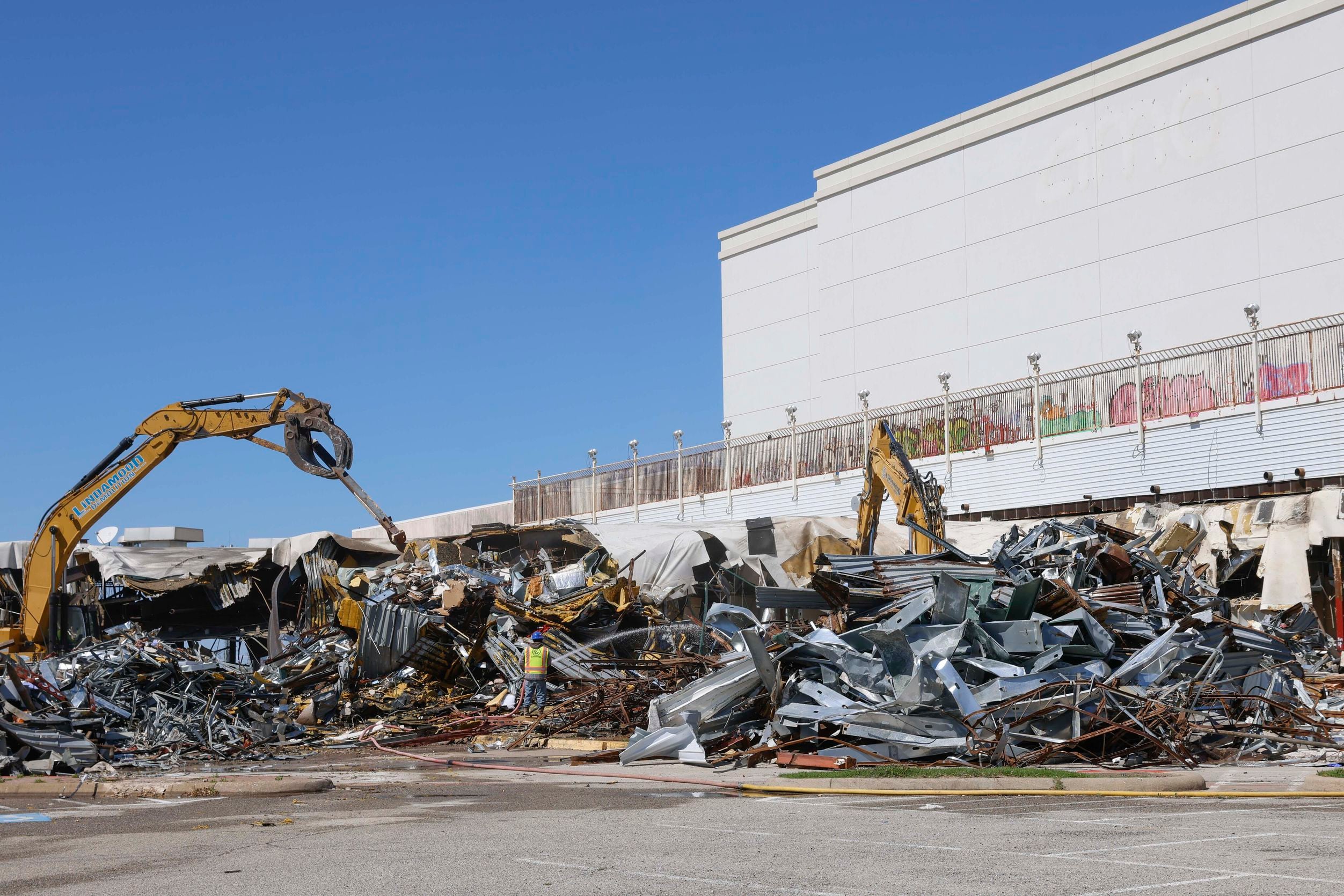Deserted Dallas Mall Demolition to Finally Resume, Clearing Way for a New  Midtown Village