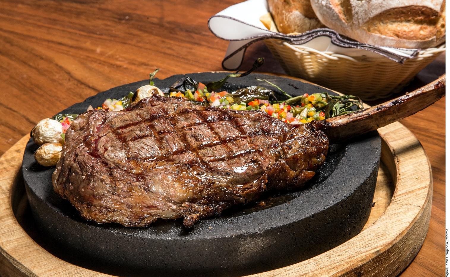 Receta para un rico Tomahawk Steak para su carne asada