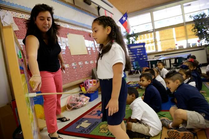 El distrito escolar de Fort Worth busca maestros bilingües en la Ciudad de México.