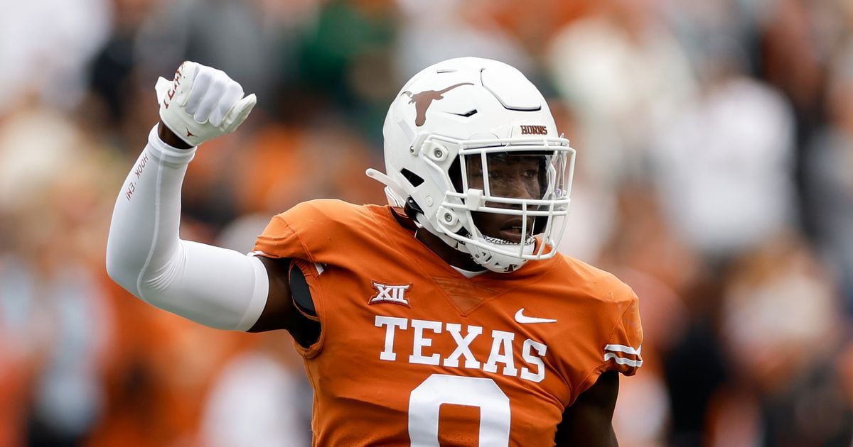 Dallas Cowboys select Texas LB DeMarvion Overshown with 90th pick in
