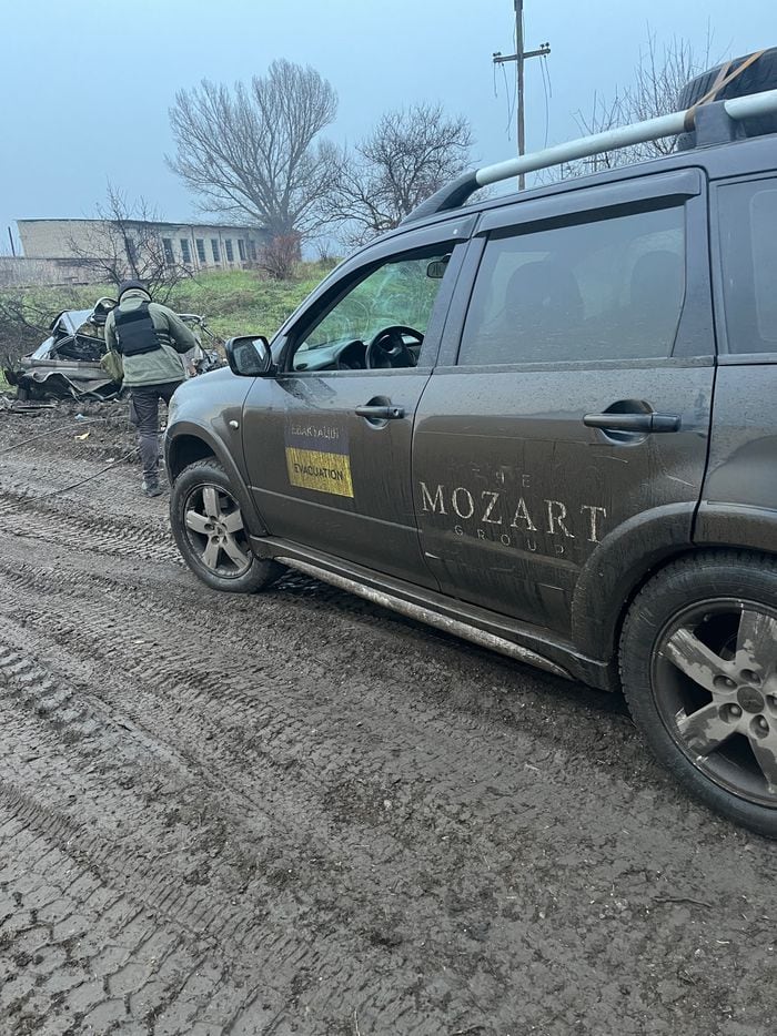 An American NGO called The Mozart Group helps Ukrainian civilians.