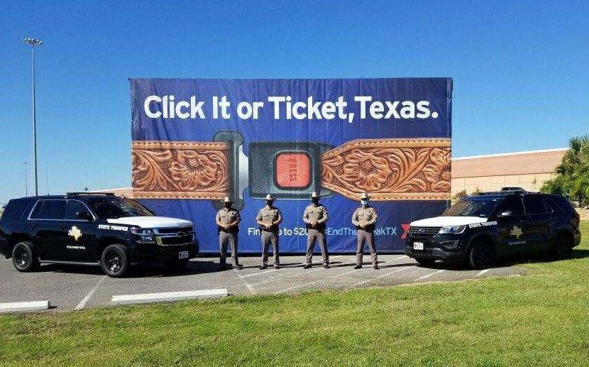 El Departamento de Transporte de Texas inició su campaña "Abróchate o paga". Las muertes de...