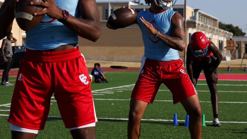 Alabama High School Football Coach Goes Viral for Teaching Players How to  Change a Flat Tire, Coach Carter is teaching his players real life  lessons! 👏 (H/T LightWorkers)