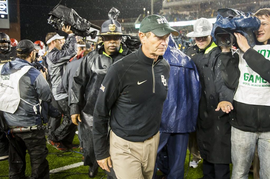 Baylor Bears head coach Art Briles walks off the field after a 44-34 loss to Oklahoma in an NCAA football game at McLane Stadium on Sunday, Nov. 15, 2015, in Waco, Texas.