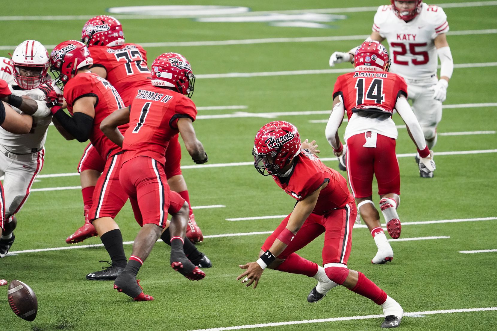 Cedar Hill quarterback Kaidon Salter (7) chases after his own fumble during the first half of the Class 6A Division II state football championship game against Katy at AT&T Stadium on Saturday, Jan. 16, 2021, in Arlington, Texas.