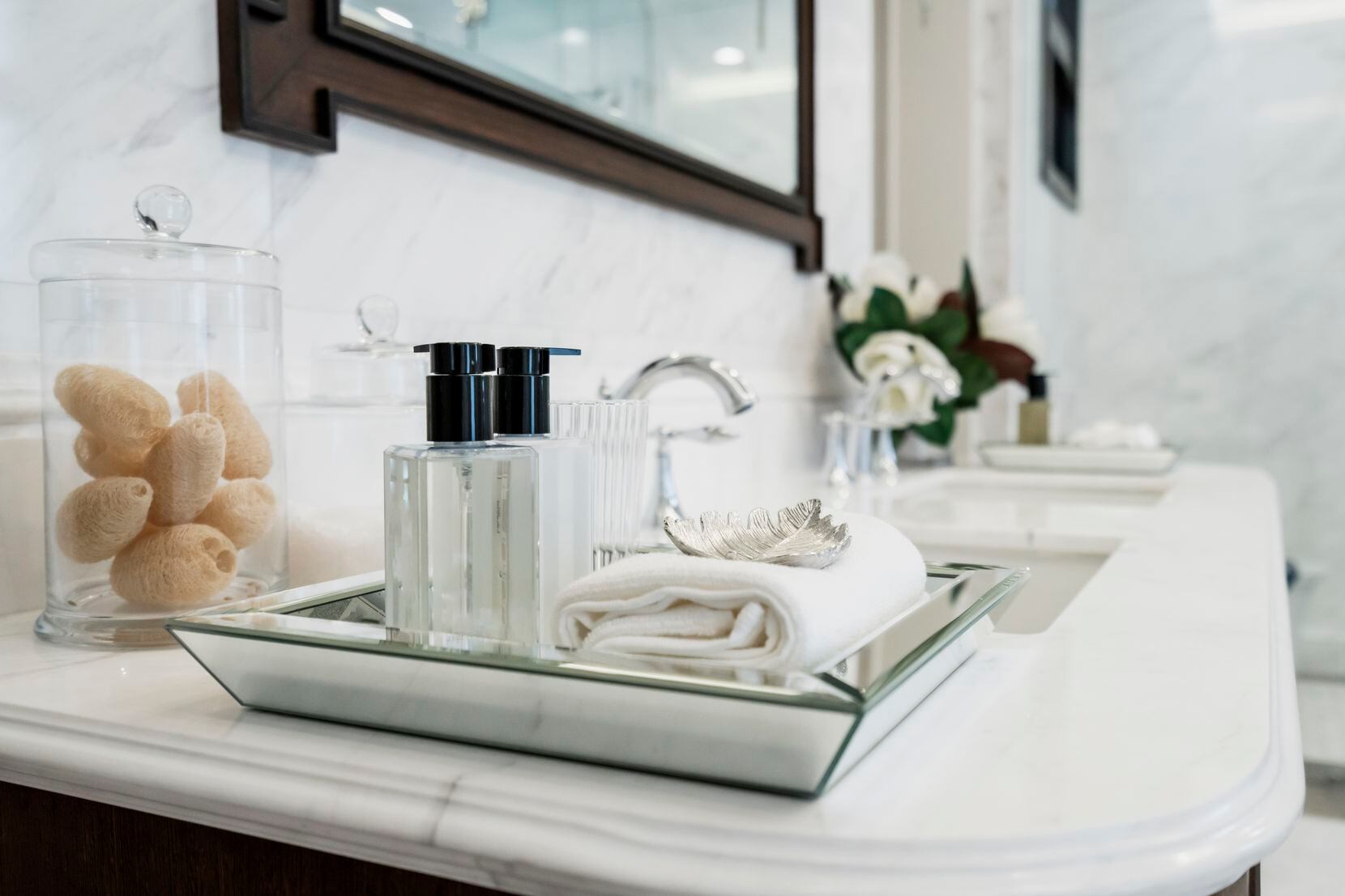 How to Decorate Your Bathroom Counter Like a Pro