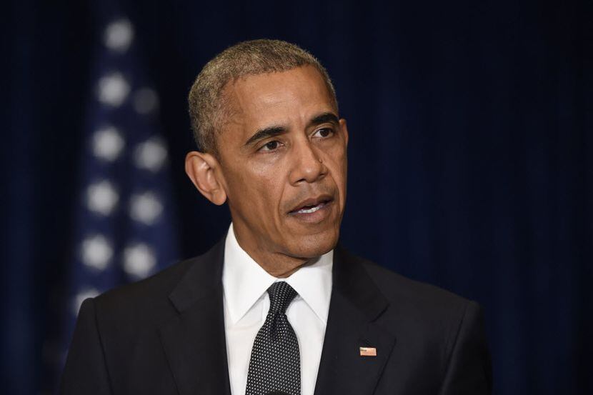 El presidente Barack Obama ofrece comentarios sobre los incidentes en Dallas, en Varsovia ,...