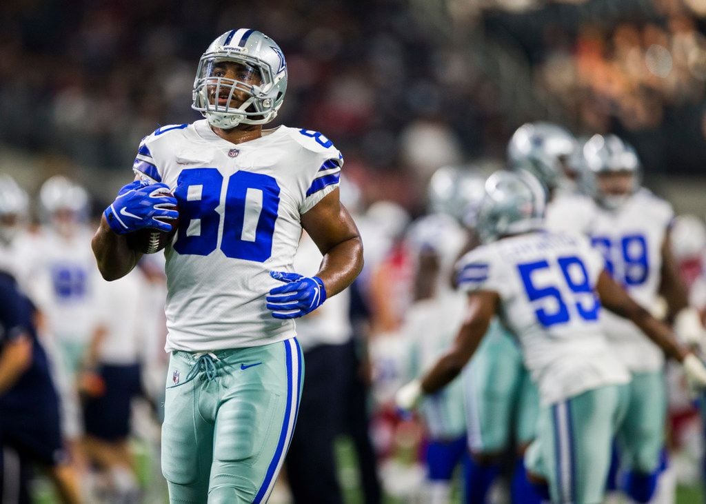 Dallas Cowboys tight end Rico Gathers (80) warms up before an NFL preseason game between the...