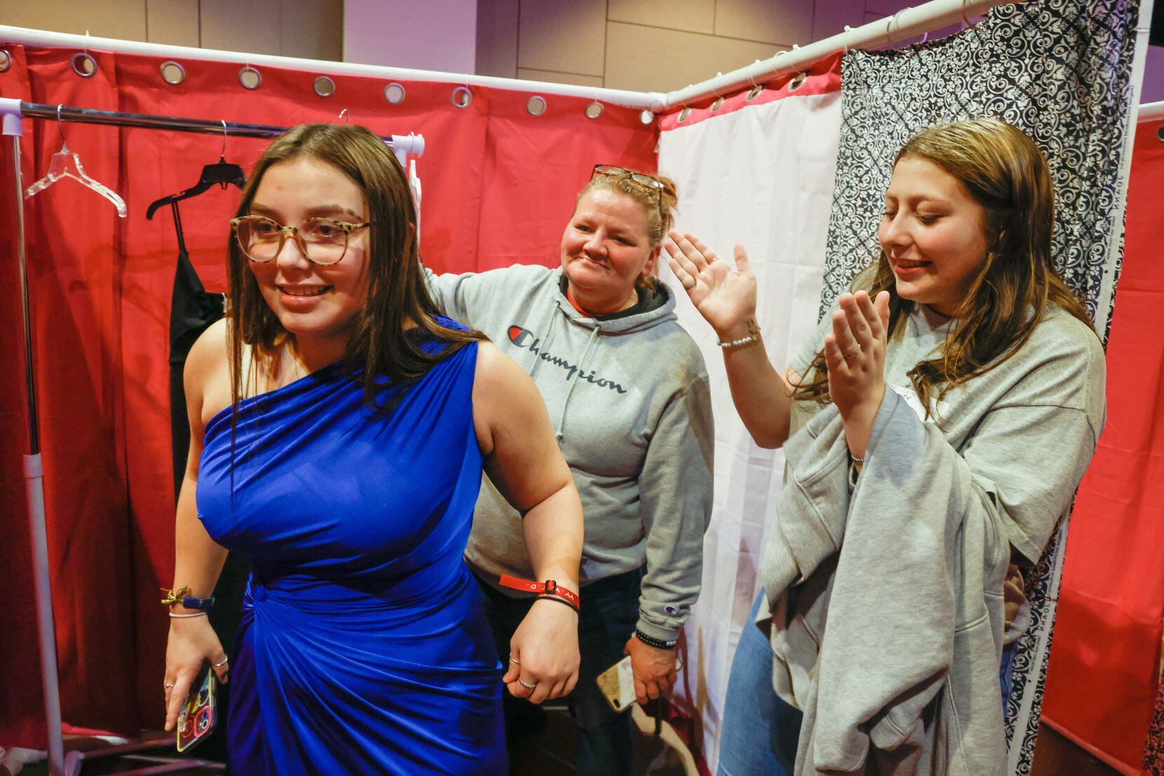 These Dallas-area prom dress drives help deserving teens dance the