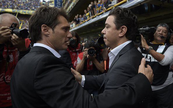 Marcelo Gallardo (der.) y Guillermos Barros Schelotto / AFP / JUAN MABROMATA (Photo credit...