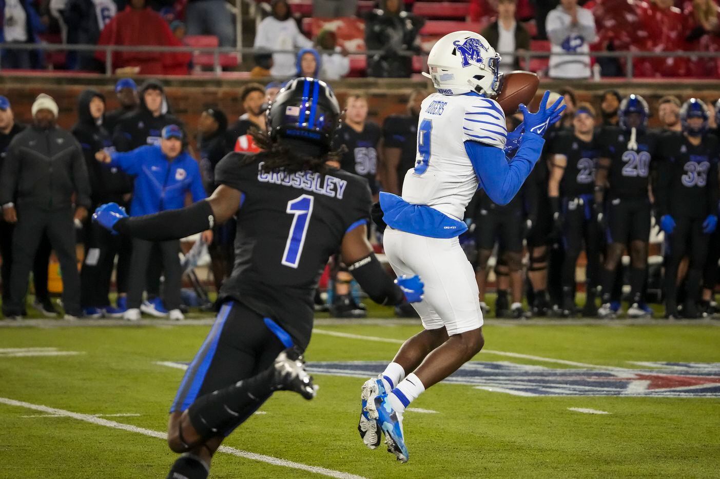 Memphis wide receiver Gabriel Rogers (9) catches a 24-yard pass as SMU safety Brandon...