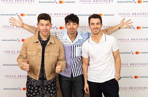 Jonas Brothers realizan gira estelar juntos por primera vez en casi una década. 
