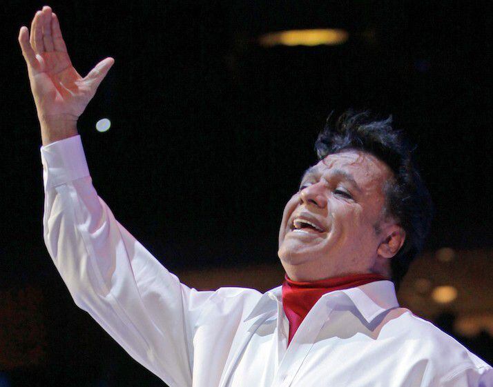 El cantante Juan Gabriel cantó sus éxitos durante el concierto del 26 de febrero del 2015 en...