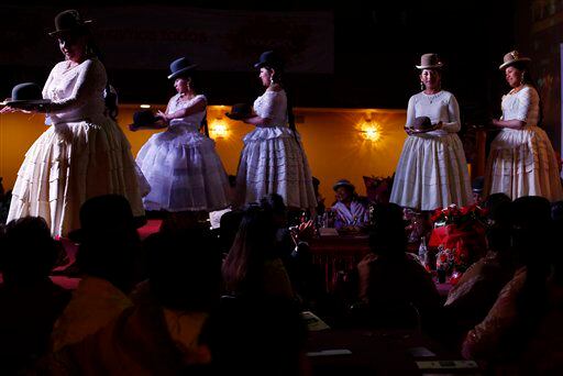 La moda de las cholitas bolivianas llegará a las pasarelas de la Semana de la Moda de Nueva...