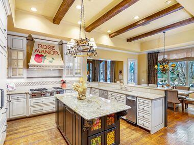 Take a look inside the home at 15 Riva Ridge in Frisco, TX.