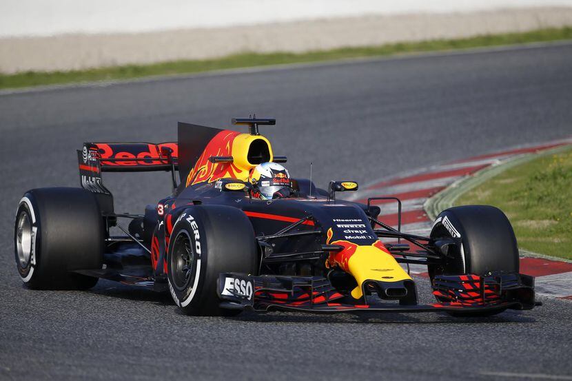 Red Bull, que estuvo a menos de medio segundo de los Mercedes durante las pruebas de...