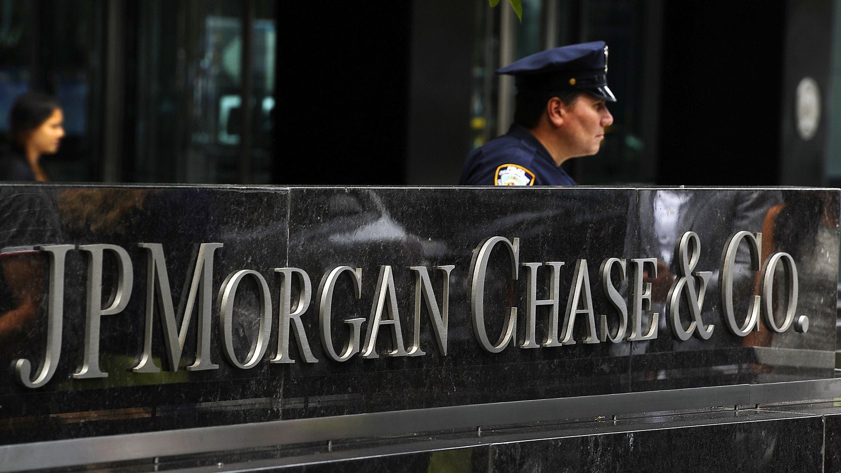 JPMorgan wants all of its U.S. employees — including those who aren’t vaccinated — to start...
