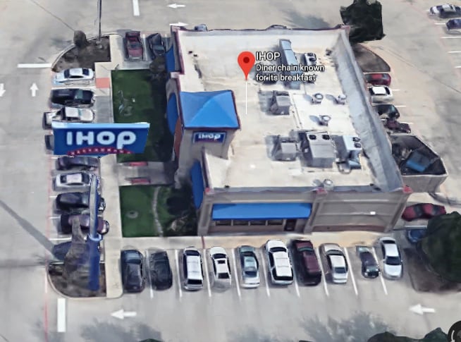 Una imagen de Google Maps del IHOP de Lancaster donde ocurrió el incidente. 
