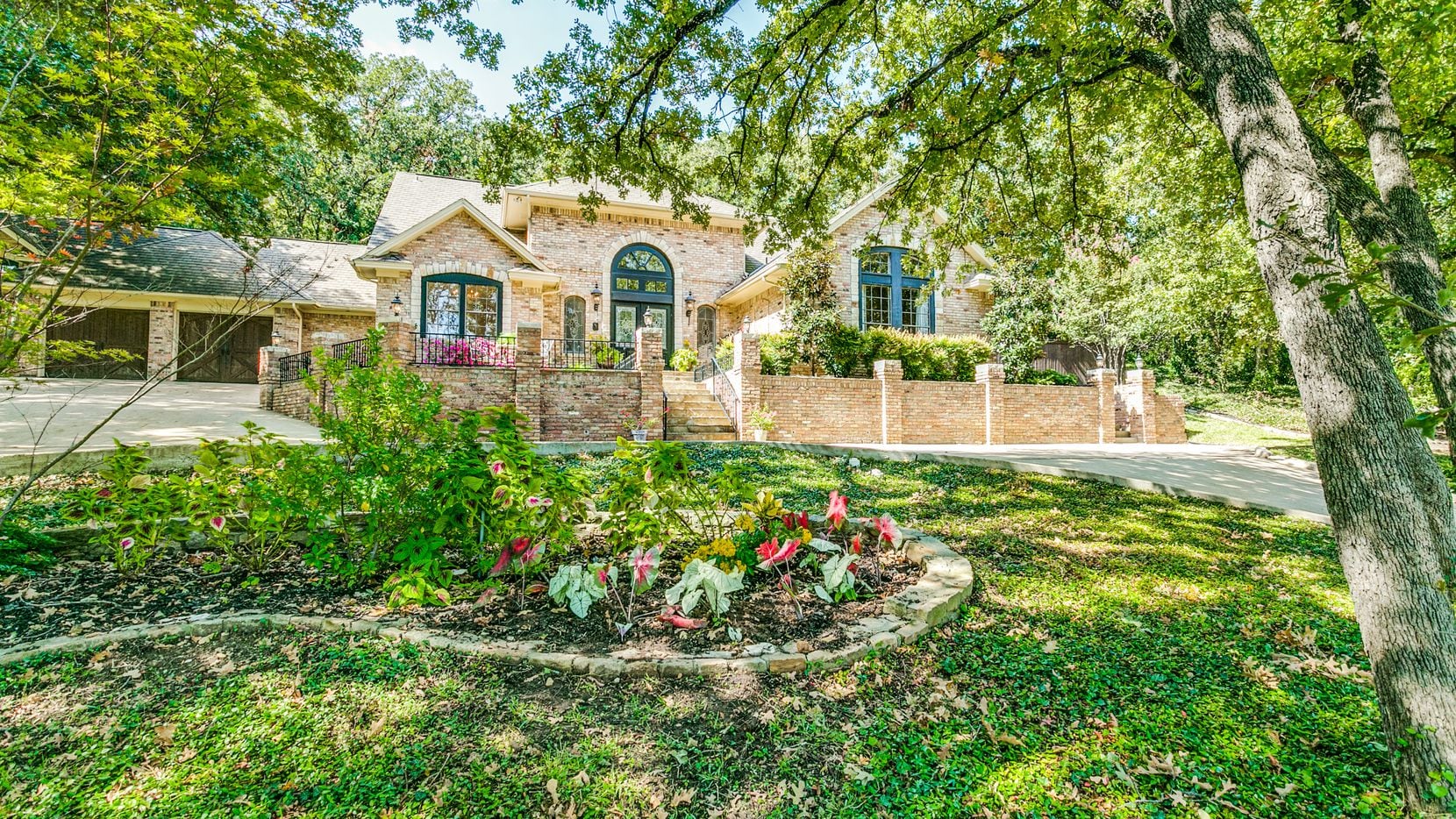 A look at the home at 3031 Parr Lane in Grapevine, TX.