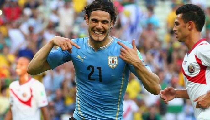 El jugador del Paris Saint Germain Edinson Cavani es la pieza principal de la ofensiva del...