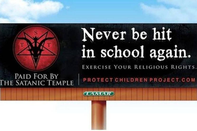 Este cartel del Templo Satánico invita a los estudiantes a denunciar el castigo corporal en...