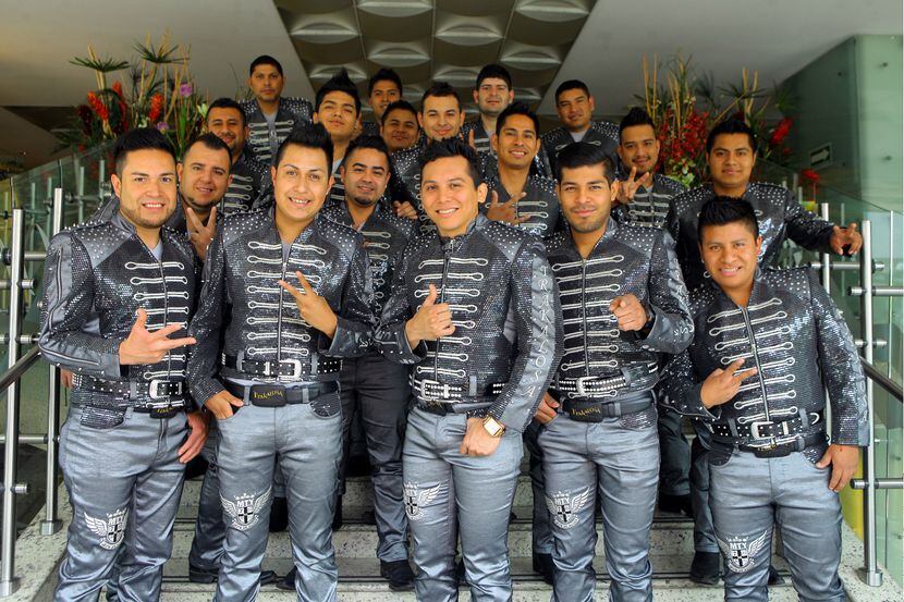 Fanáticos y usuarios de redes sociales criticaron que La Trakalosa de Monterrey se presente...