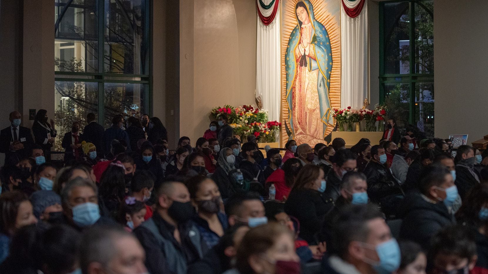 Una imagen de la Virgen de Guadalupe en la Catedral Santuario de Guadalupe del centro de...