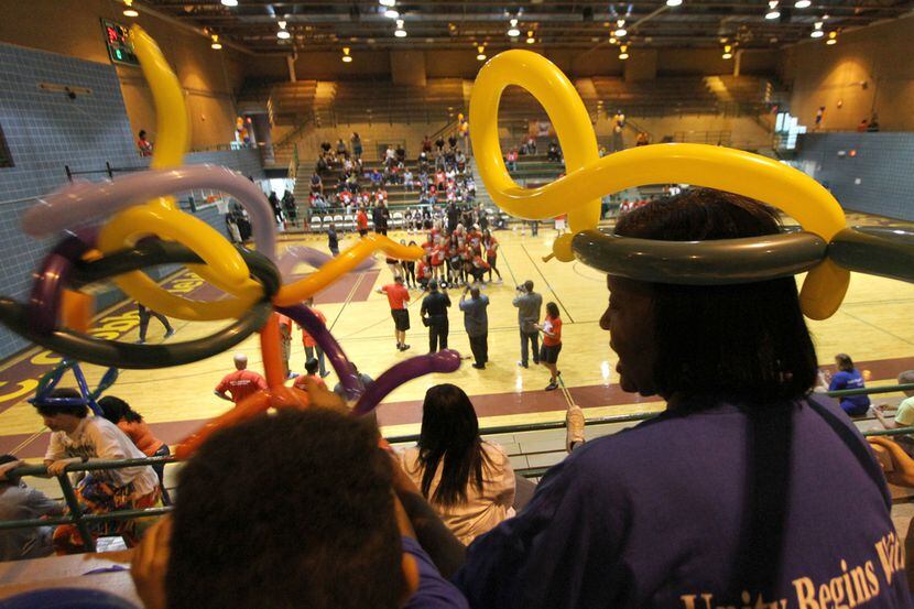 Project Unity organiza "Together We Ball", un evento de baloncesto comunitario en el...
