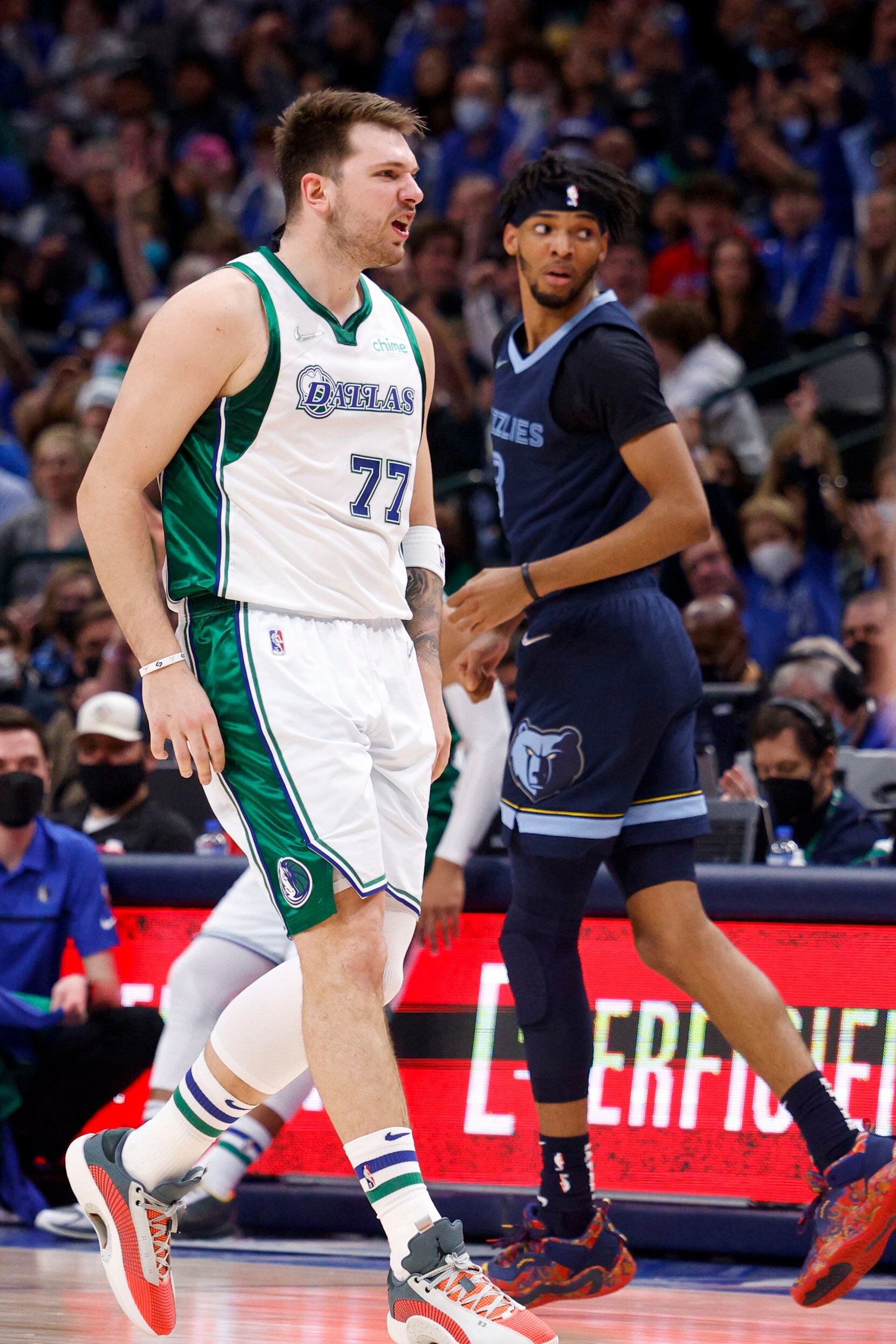 during the second quarter at the American Airlines Center on Sunday, Jan. 23, 2022 in Dallas.