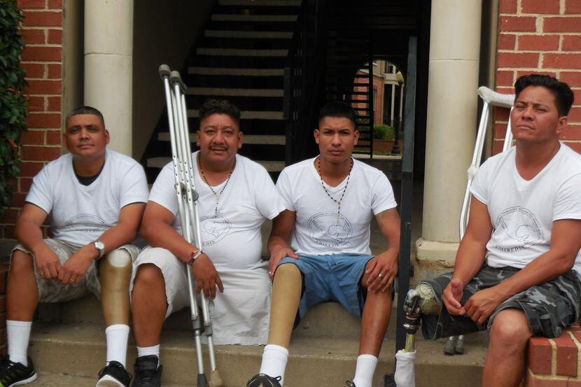 Un grupo de centroamericanos lesionados por el tren de carga mexicano conocido como ‘La...