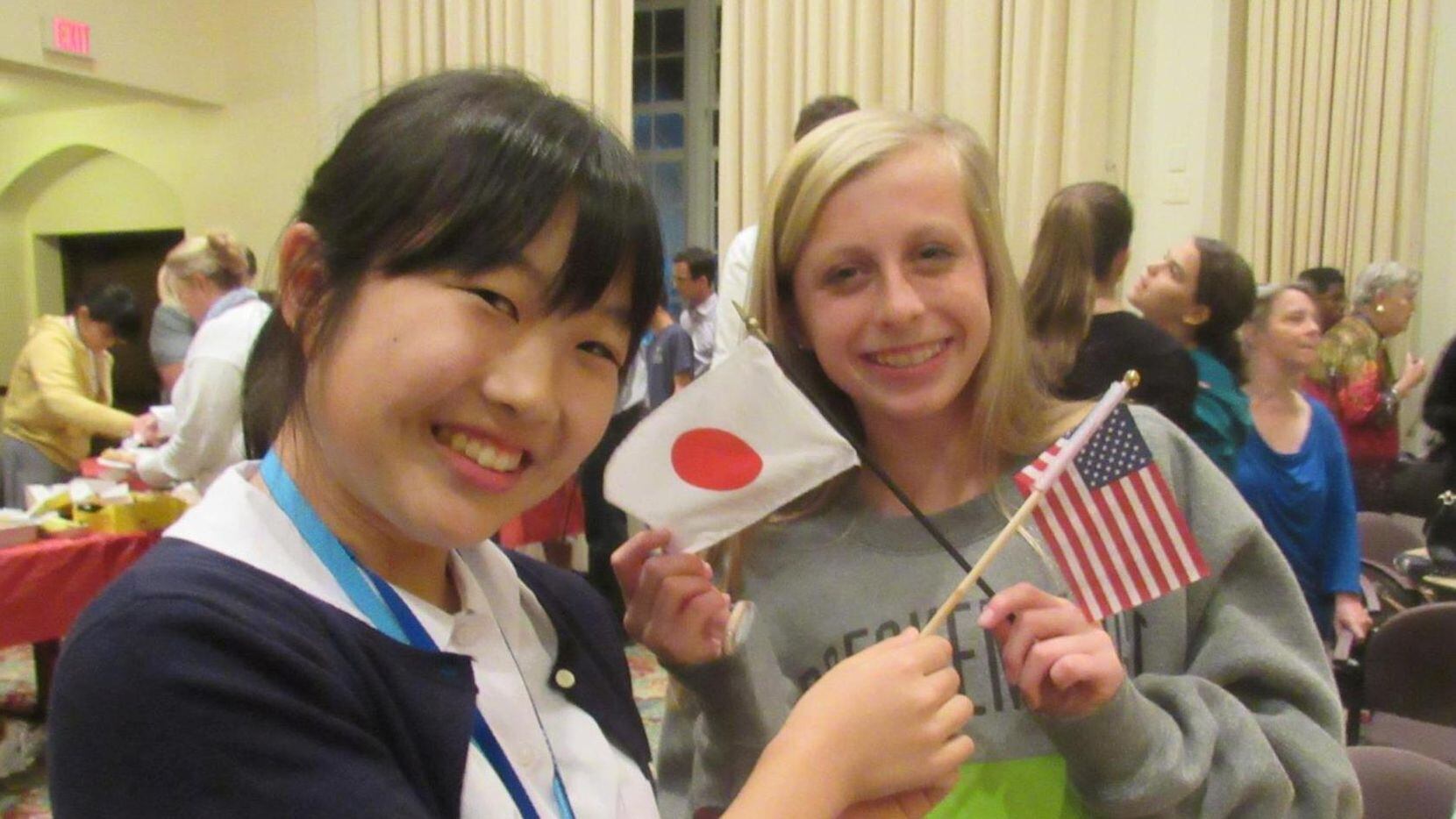 Japanese and American students at a Fort Worth Sister Cities event. 