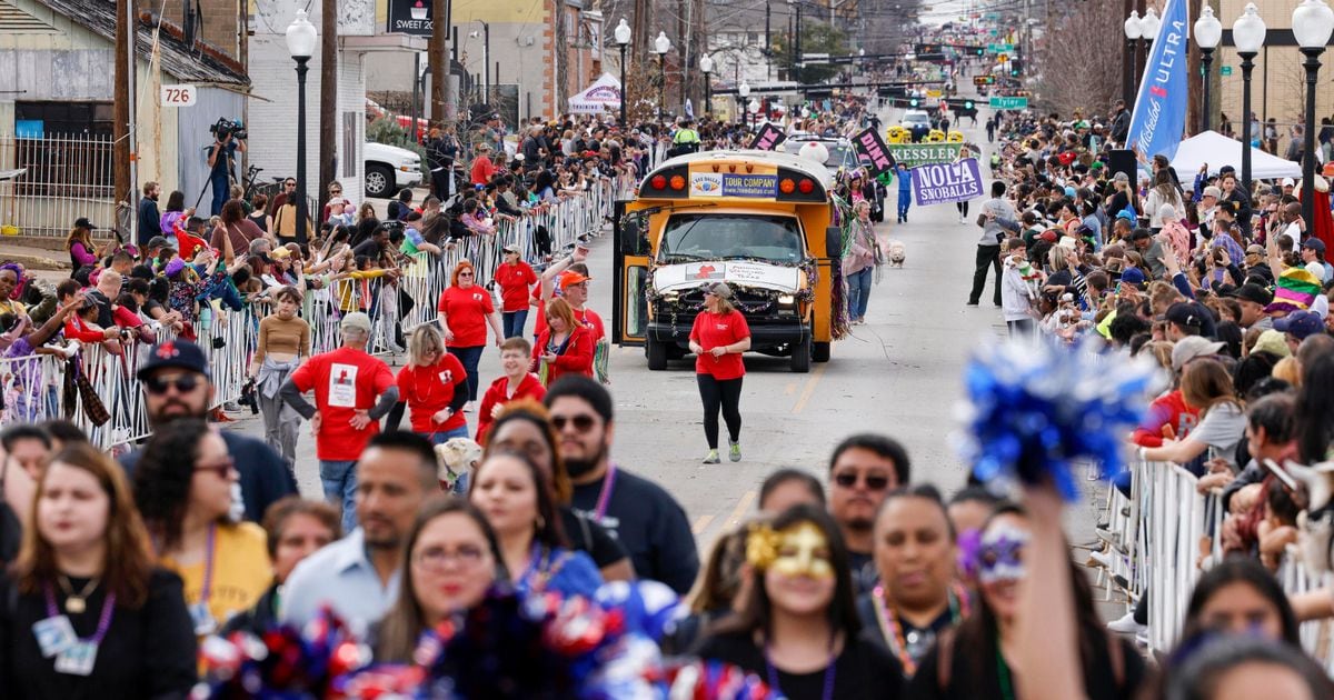 Watch Scenes from the annual Oak Cliff Mardi Gras parade