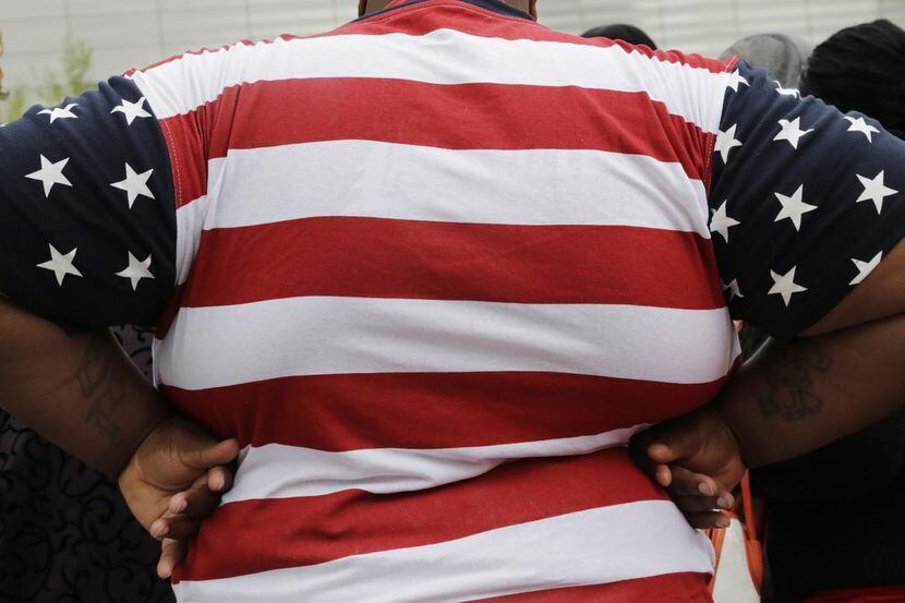 El sobrepeso puede costarte años a tu vida, indica un nuevo estudio médico. (AP/MARK LENNIHAN)

