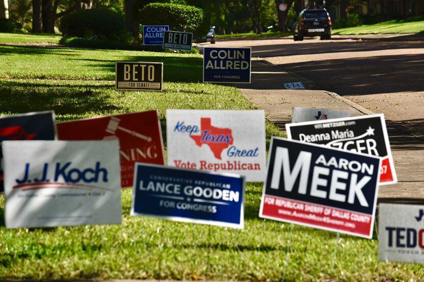 Los carteles políticos en el sector de White Rock evidencian reñidas contiendas electorales...