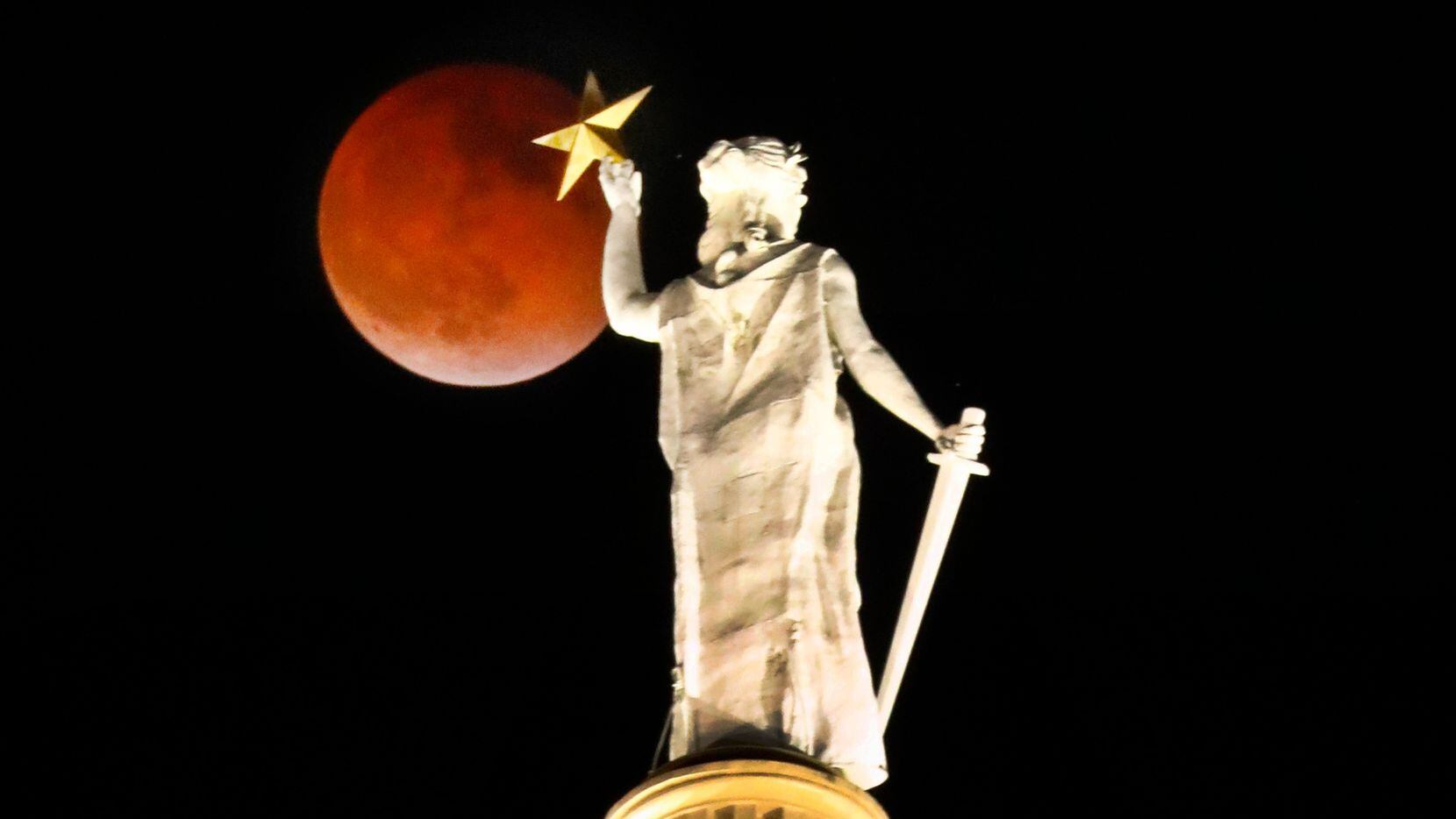 blood moon 2022