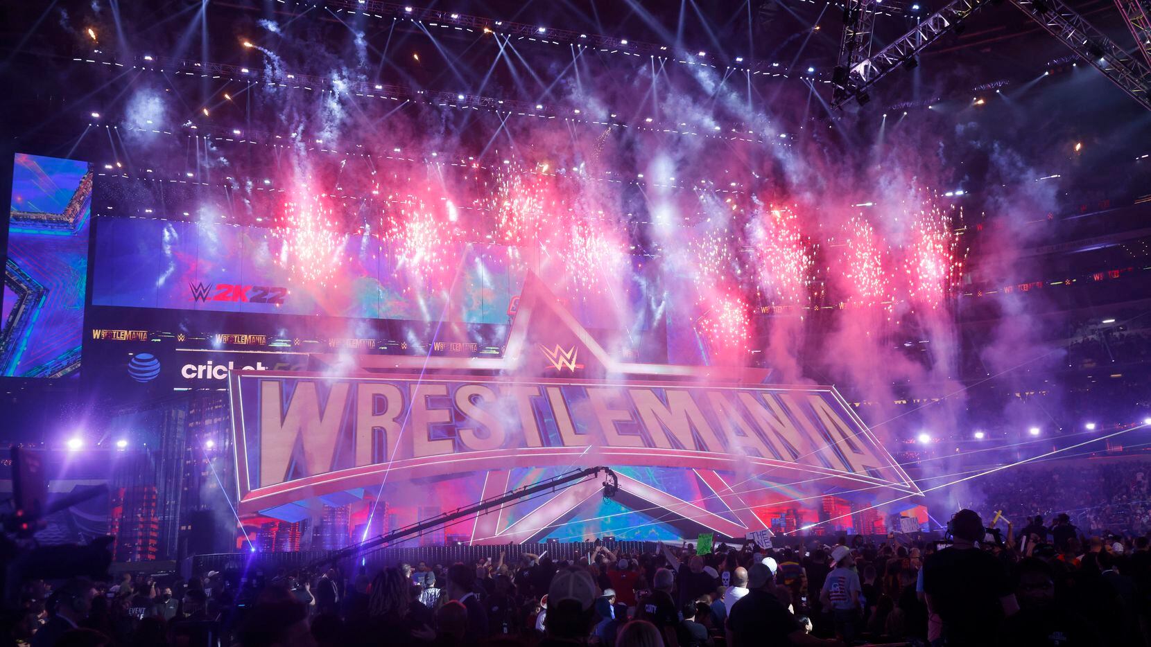 El escenario de WrestleMania 38 en el AT&T Stadium de Arlington, el 3 de abril de 2022.