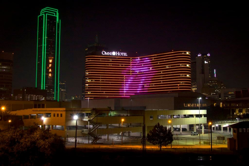 Even though the Rolling Stones were playing in Arlington, they were well represented in Dallas with their logo on the side of the Omni hotel Saturday night. 
